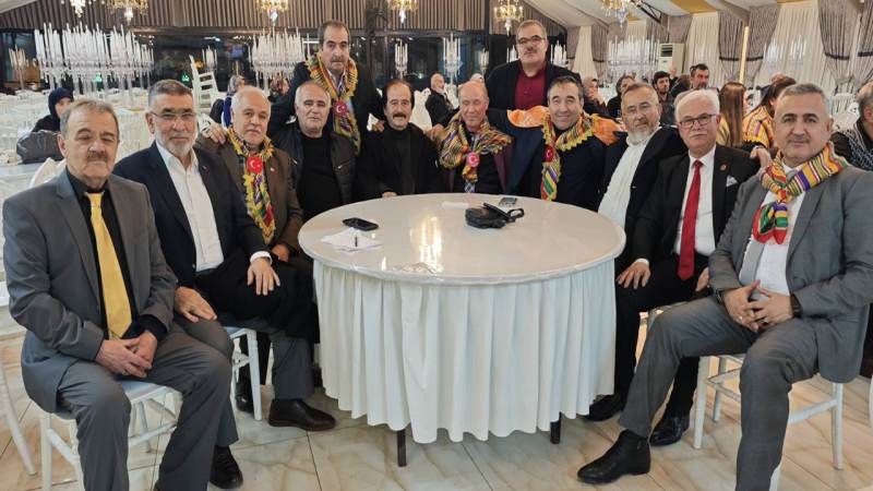 Kavga ettiği amcasını sokak ortasında tabancayla vurdu