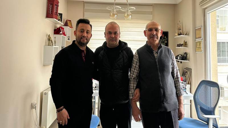 Kavga ettiği amcasını sokak ortasında tabancayla vurdu